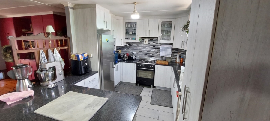 3 Bedroom Property for Sale in Paradise Beach Eastern Cape